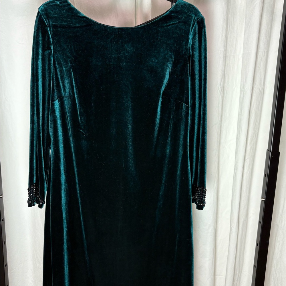 Donna Morgan Emerald Velvet Long Sleeve Dress